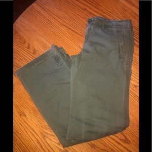 American Eagle cargo pants. Gently worn. Size 8